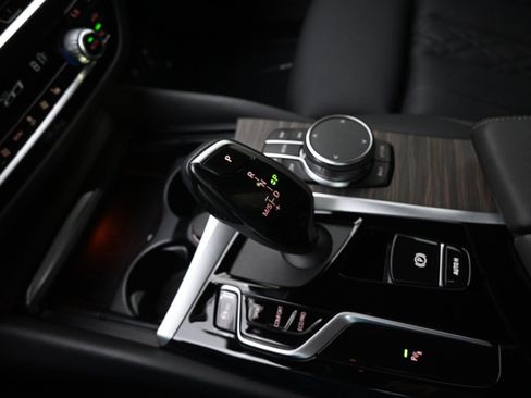 Used 2023 BMW 540i w/ Convenience Package image 34