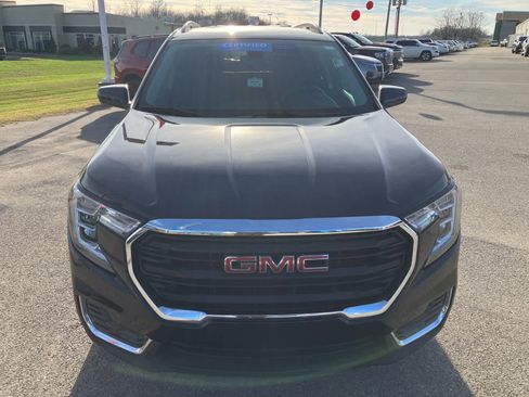 Certified 2023 GMC Terrain SLE w/ Driver Convenience Package image 2