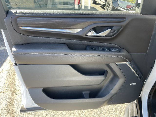 Used 2022 GMC Yukon XL Denali AWD/4WD image 3