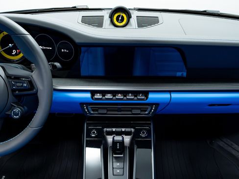 Used 2024 Porsche 911 Carrera image 37