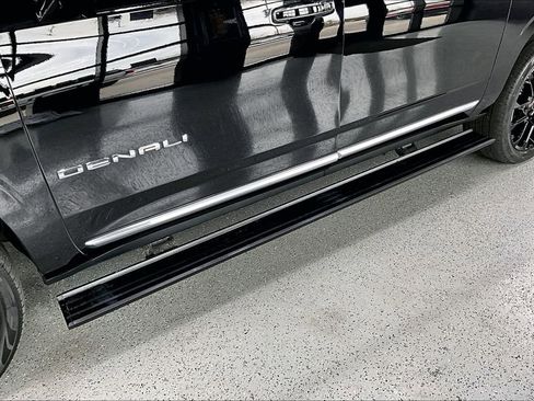 Used 2023 GMC Yukon XL Denali w/ Denali Reserve Package AWD/4WD image 36