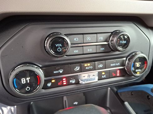 Used 2024 Ford Bronco Wildtrak image 17