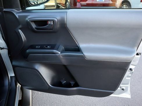 Used 2022 Toyota Tacoma TRD Off-Road image 20