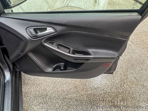 Used 2018 Ford Focus SEL FWD image 26