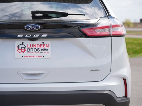 Used 2022 Ford Edge SEL w/ Convenience Package AWD/4WD image 12
