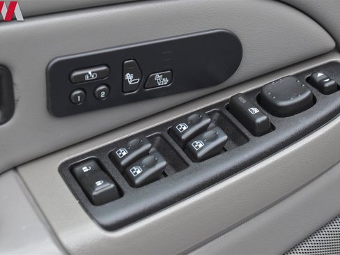 Used 2006 Chevrolet Silverado 2500 LT w/ Heavy-Duty Power Package image 24