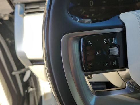 Used 2024 Land Rover Range Rover SE image 15