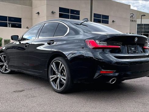 Used 2022 BMW 330i Sedan w/ Premium Package 2 RWD image 4