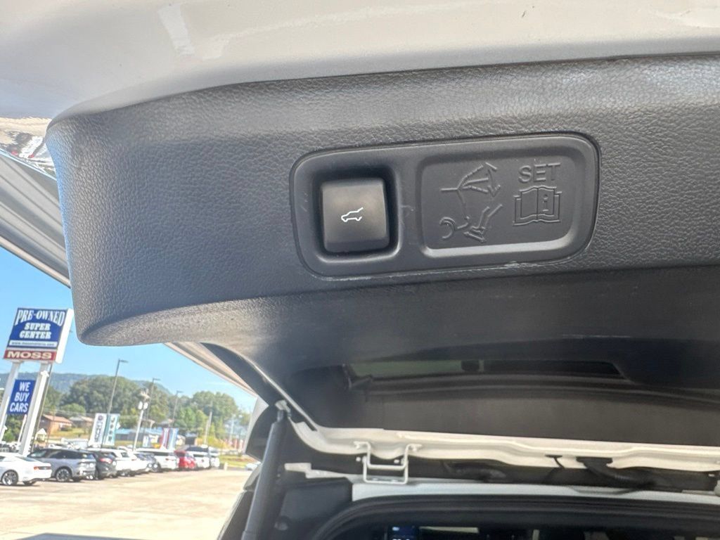 Used 2023 Ford Expedition Max Platinum AWD/4WD image 32