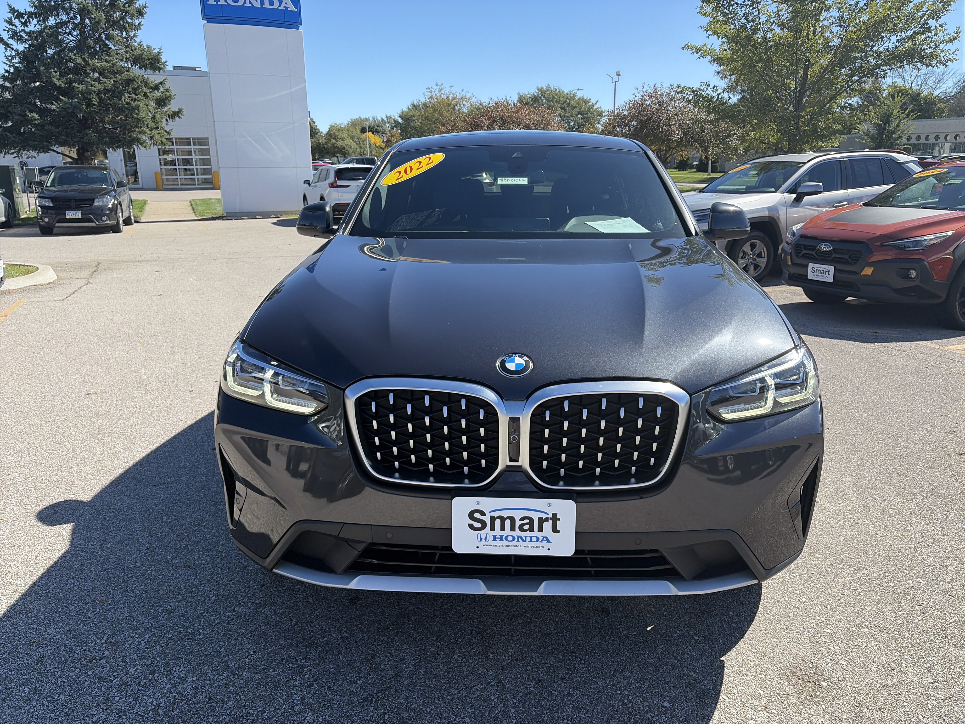 Used 2022 BMW X4 xDrive30i w/ Premium Package 2 AWD/4WD image 2
