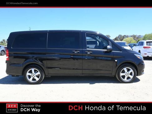 Used 2018 Mercedes-Benz Metris Passenger image 5