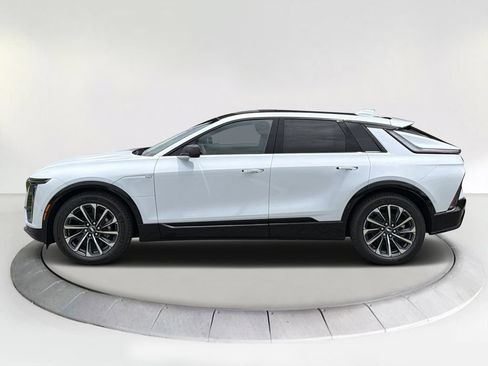 New 2026 Cadillac Lyriq Sport RWD image 2
