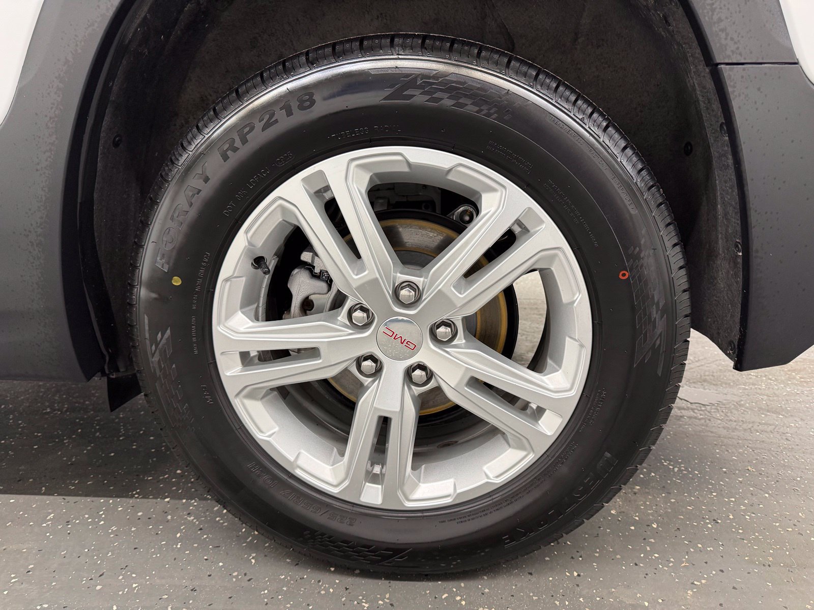 Used 2024 GMC Terrain SLE AWD/4WD image 19