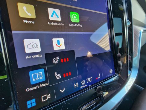 Used 2025 Volvo V60 B5 Cross Country Plus image 28