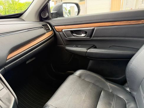 Used 2017 Honda CR-V Touring image 14