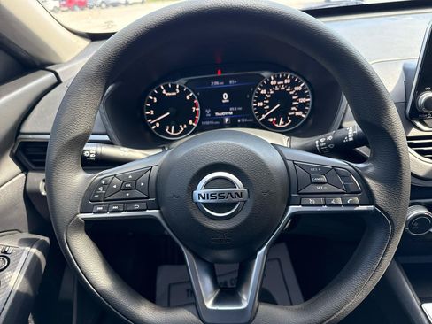 Used 2020 Nissan Altima 2.5 S FWD image 37