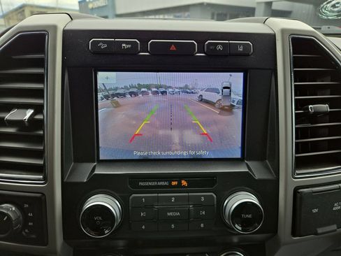 Used 2020 Ford F150 Lariat w/ Equipment Group 502A Luxury AWD/4WD image 25