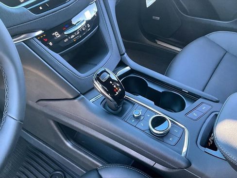 New 2026 Cadillac XT5 Sportv w/ LPO, Floor Liner Package image 8