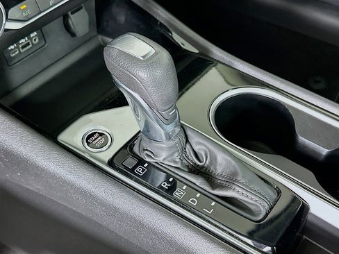 Used 2024 Nissan Altima 2.5 SV image 24