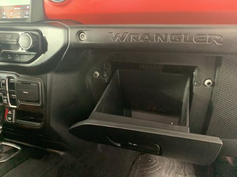 Used 2022 Jeep Wrangler Unlimited Rubicon w/ Xtreme Recon 35" Tire Package image 41