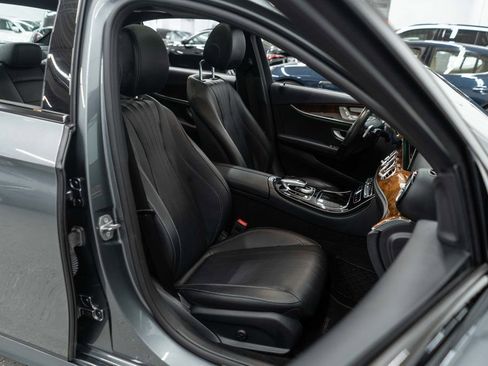 Used 2018 Mercedes-Benz E 300 4MATIC image 10