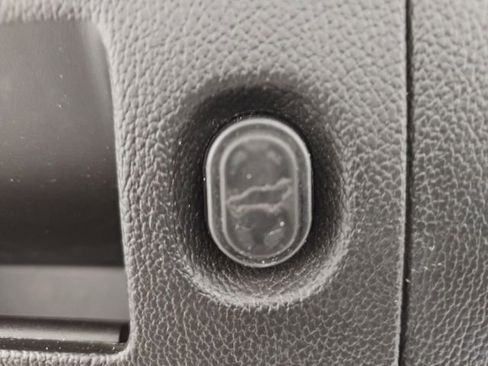 Used 2015 GMC Yukon Denali image 36