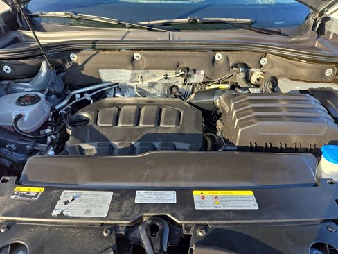 Used 2025 Volkswagen Atlas SE image 33