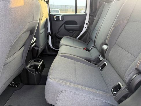 New 2026 Jeep Gladiator Sport image 10