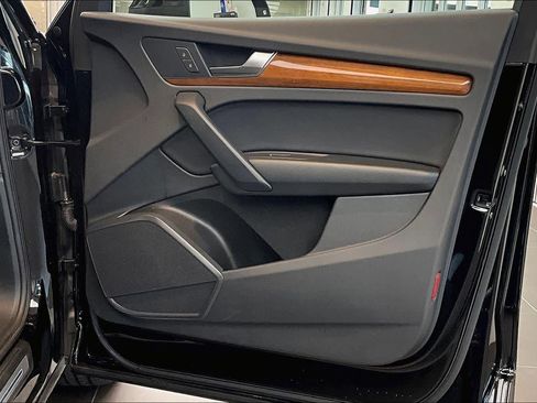 Used 2022 Audi Q5 2.0T Premium w/ Convenience Package image 22