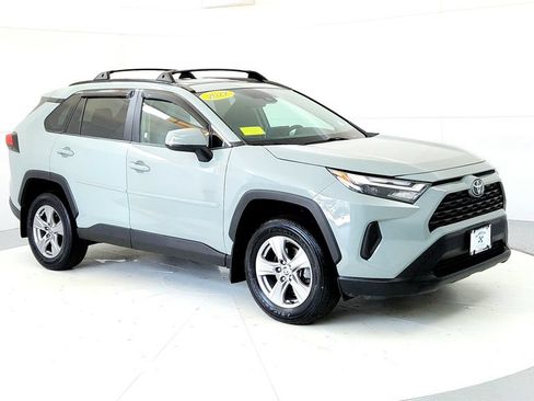 Used 2022 Toyota RAV4 XLE w/ Convenience Package AWD/4WD image 7