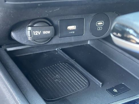 Used 2025 Hyundai Elantra Sport image 27