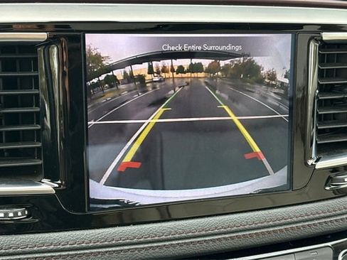 Used 2020 Chrysler Pacifica Limited image 26