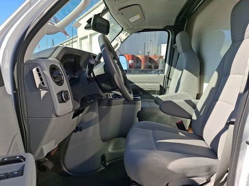 Used 2024 Ford E-450 and Econoline 450 Super Duty w/ Driver's Safety Package image 12