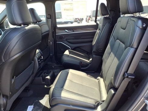 New 2026 Jeep Grand Cherokee L Limited AWD/4WD image 15