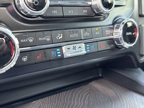 Used 2025 Ford F350 Platinum AWD/4WD image 31