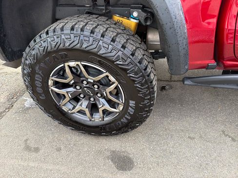 Used 2025 Chevrolet Colorado ZR2 AWD/4WD image 5