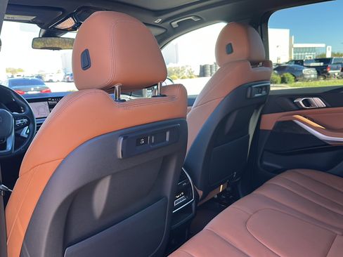Used 2022 BMW X5 xDrive40i w/ Premium Package image 17