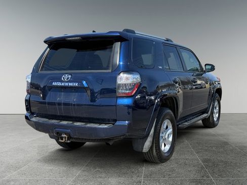 Used 2022 Toyota 4Runner SR5 Premium w/ Moonroof Package AWD/4WD image 6