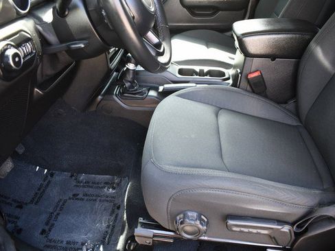 Used 2019 Jeep Wrangler Sport S image 15