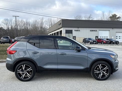 Used 2022 Volvo XC40 T5 R-Design image 7