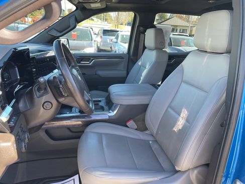 Used 2023 Chevrolet Silverado 1500 LTZ w/ LTZ Premium Package image 3