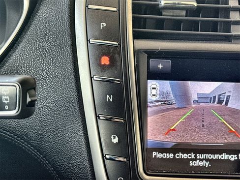 Used 2019 Lincoln Nautilus Reserve image 15