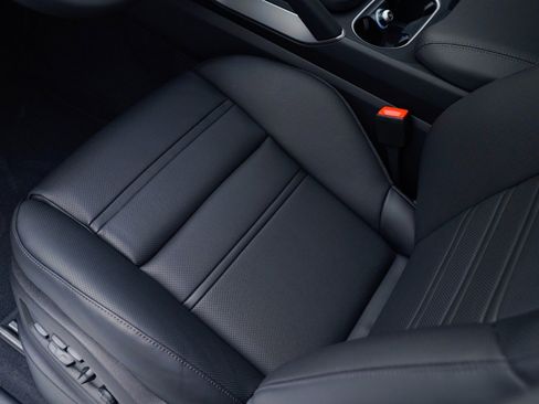 New 2026 Porsche Cayenne E-Hybrid Coupe image 17