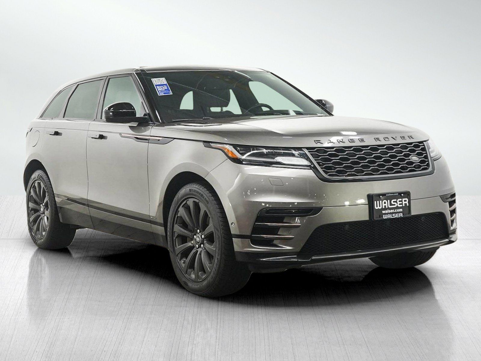 Used 2018 Land Rover Range Rover Velar R-Dynamic SE AWD/4WD image 7
