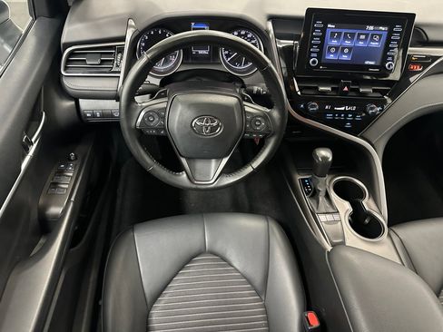 Used 2023 Toyota Camry SE image 18