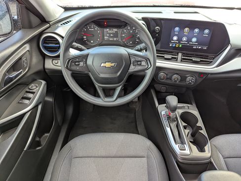 Certified 2024 Chevrolet Trax LS FWD image 13