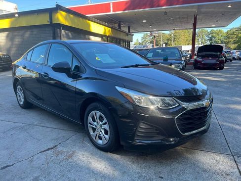 Used 2019 Chevrolet Cruze LS FWD image 3