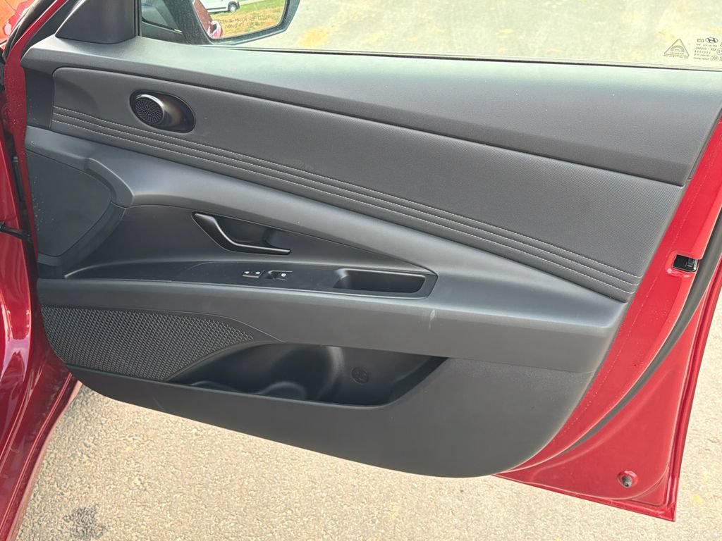 Certified 2025 Hyundai Elantra Sport FWD image 14