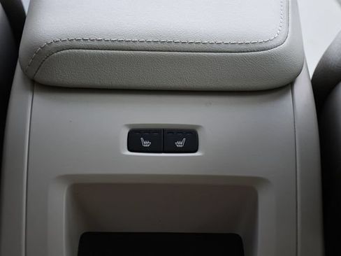 Certified 2024 Volvo XC60 B5 Plus w/ Protection Package Premier AWD/4WD image 18