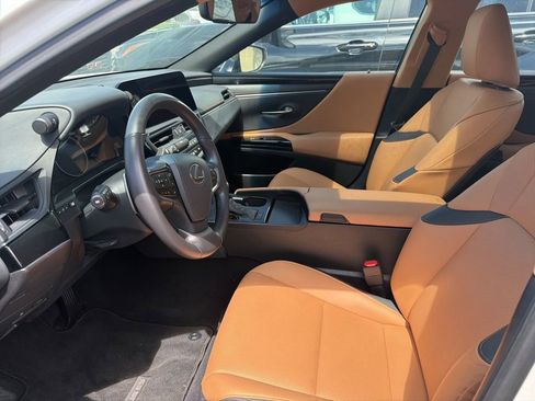 Used 2024 Lexus ES 350 w/ Accessory Package (Z1) FWD image 2